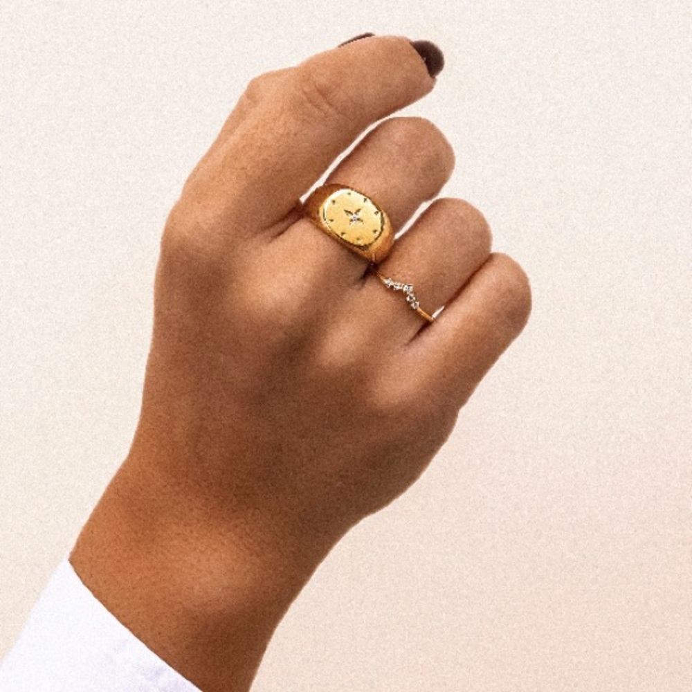 Signet star 💫 ring - Picture 2 of 6